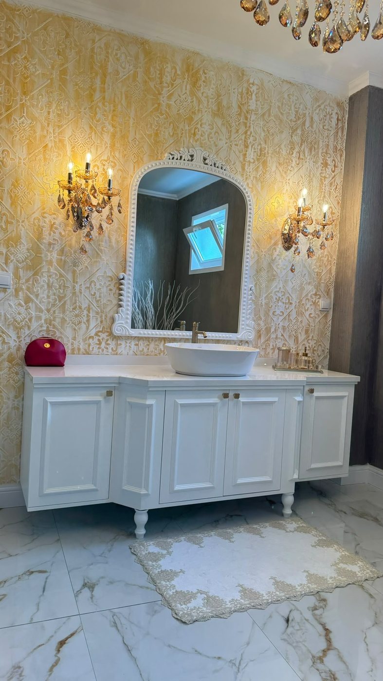 Klasik banyo dolabı